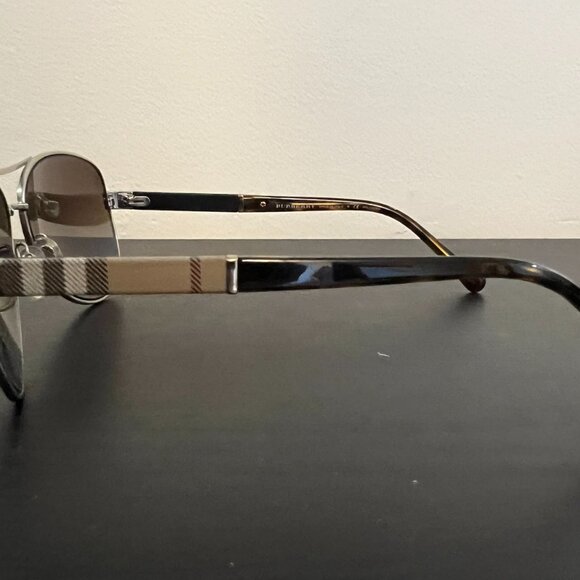 Burberry Check Polarized light gold aviator/pilot sunglasses (Style Be3080) - Picture 3 of 8